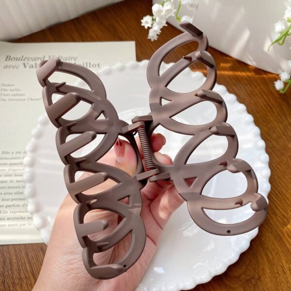 Swirl Hair Claw - Image 6